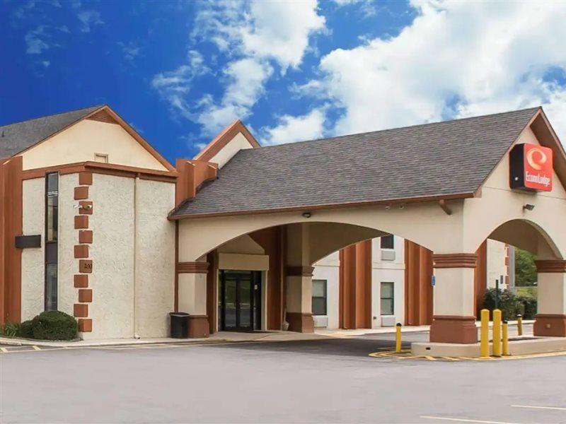 Econo Lodge At Six Flags Austell Exterior photo