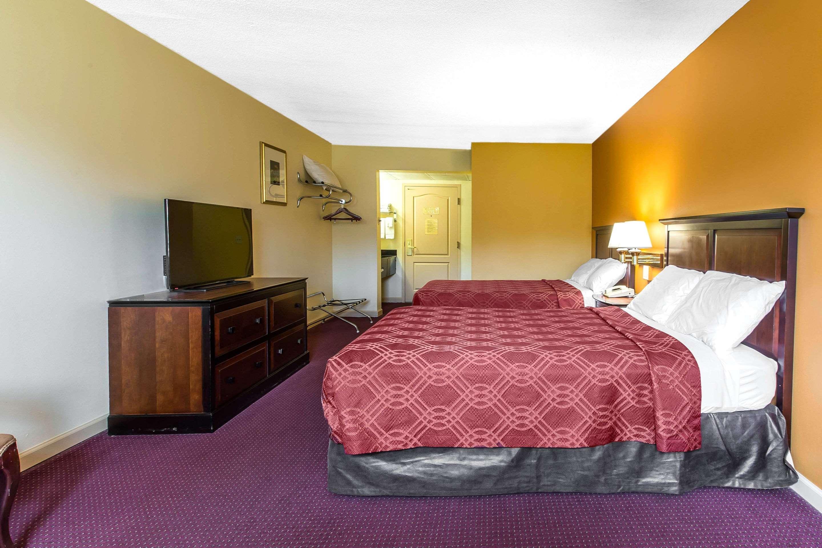 Econo Lodge At Six Flags Austell Exterior photo