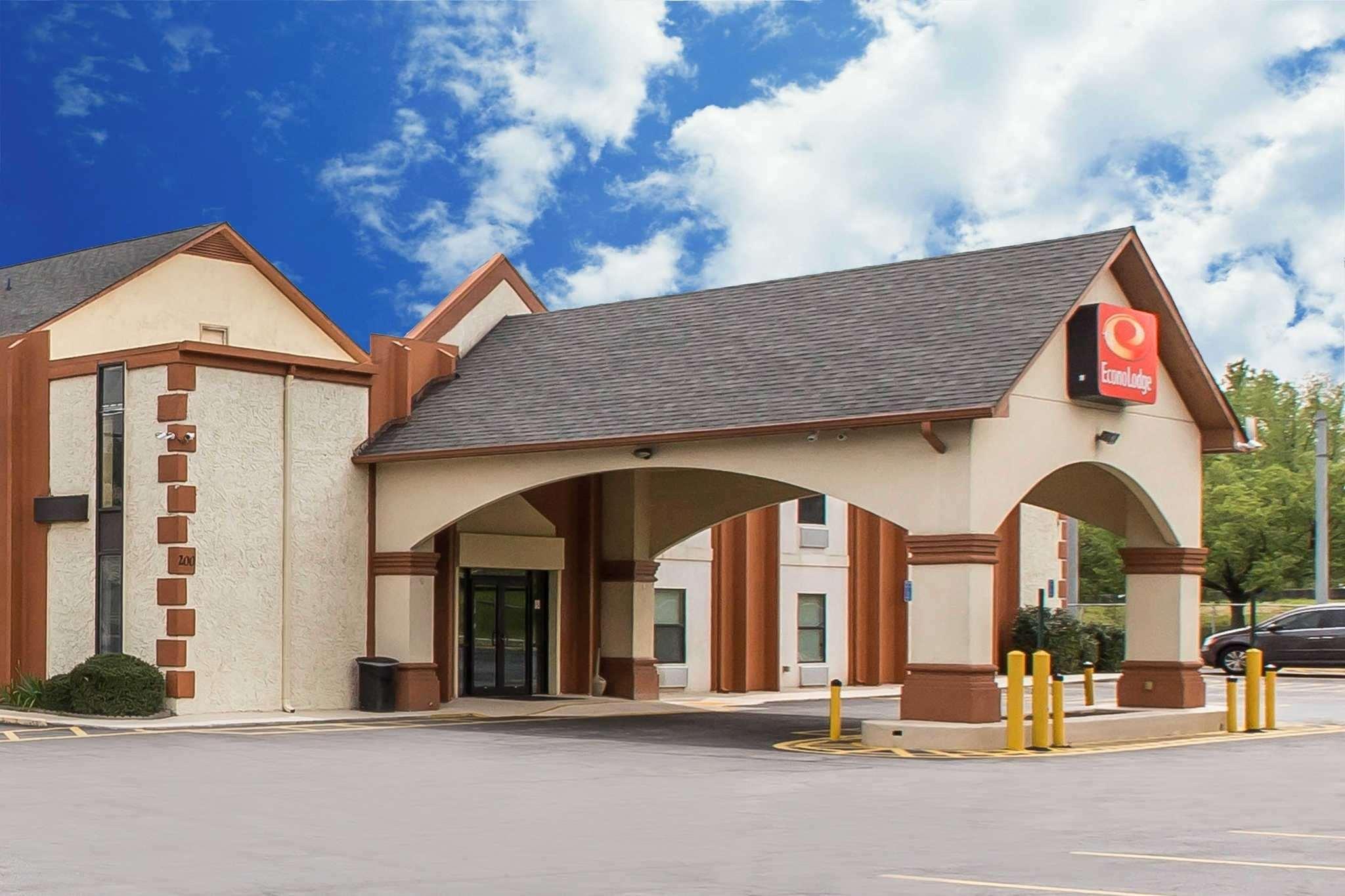 Econo Lodge At Six Flags Austell Exterior photo