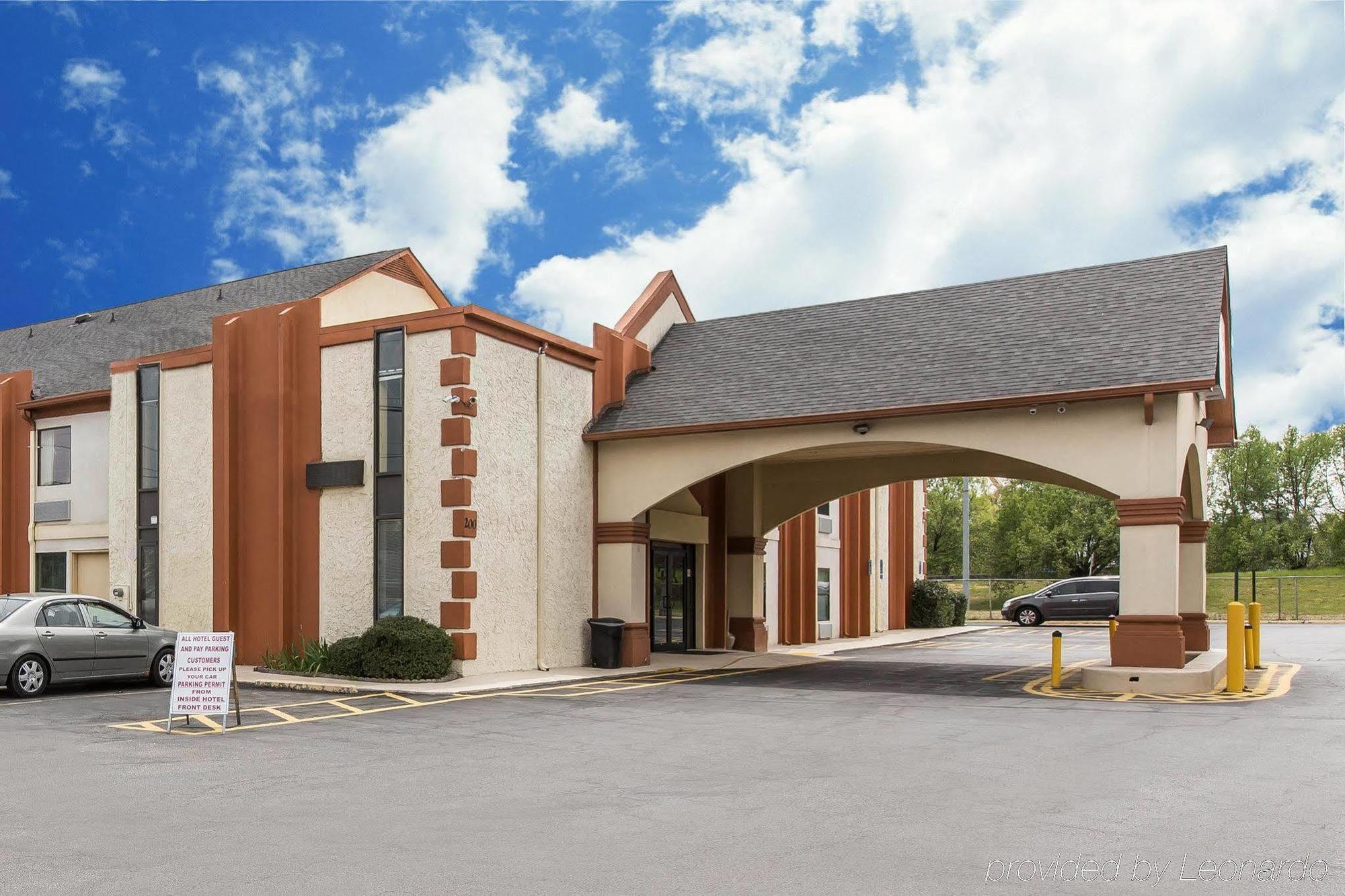 Econo Lodge At Six Flags Austell Exterior photo